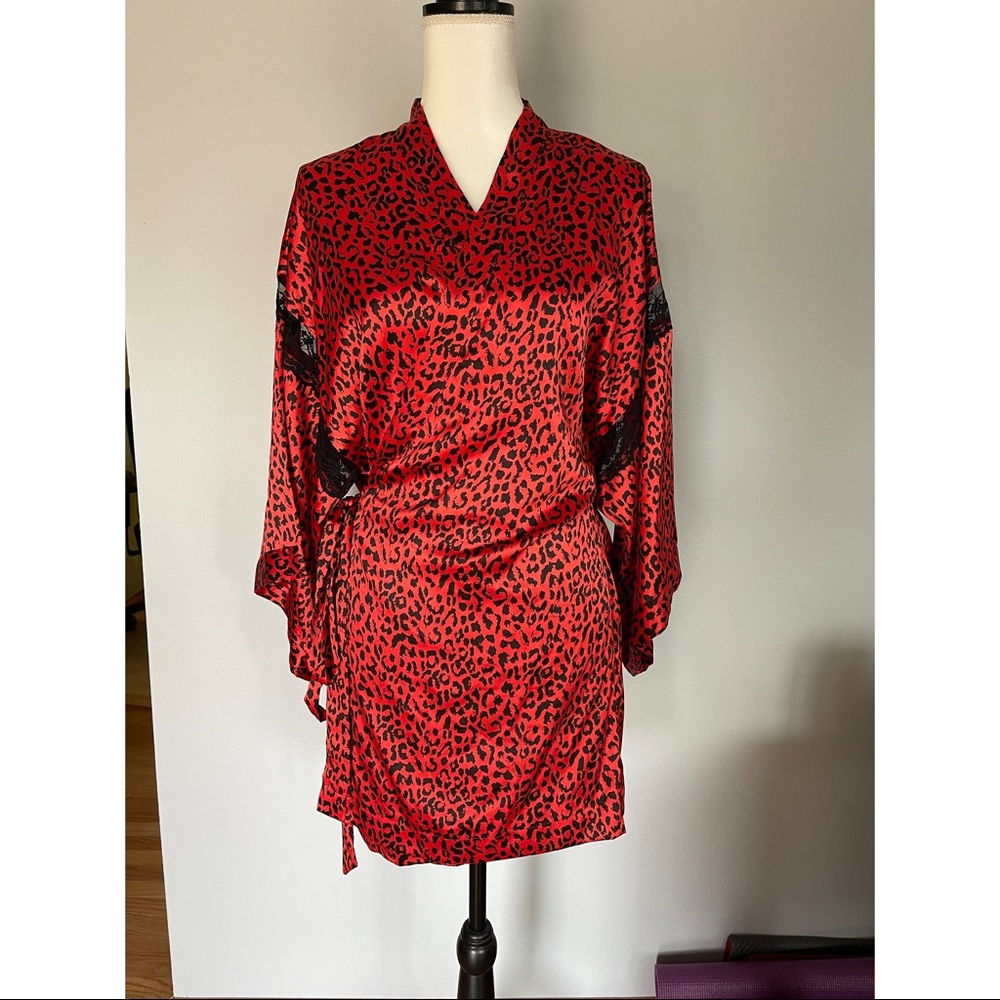 Victoria’s Secret leopard print kimono